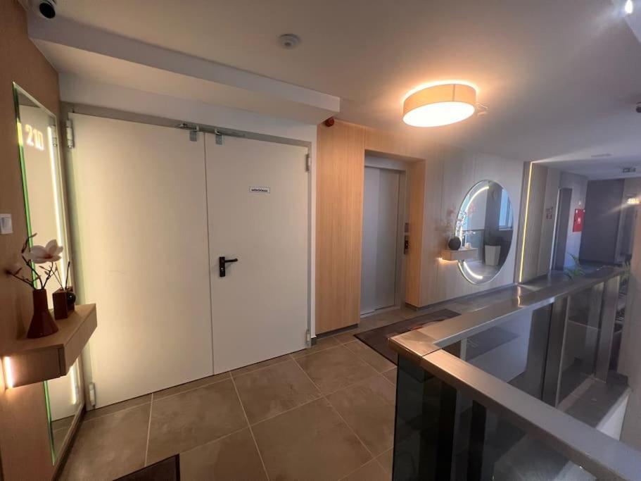 Karzo Property Lk 206 Budapest Bagian luar foto